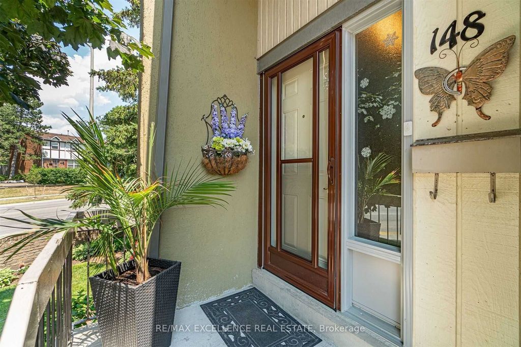 Photo of 148 Ashton Crescent, Brampton, ON L6S 3J9 (MLS # W13045608)