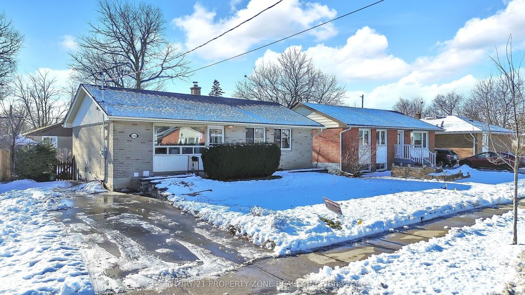 Photo of 102 Prince Charles Drive, Halton Hills, ON L7G 3V6 (MLS # W12650388)