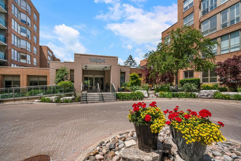 Photo of 14924 Yonge Street #305, Aurora, ON L4G 6H7 (MLS # N12457834)