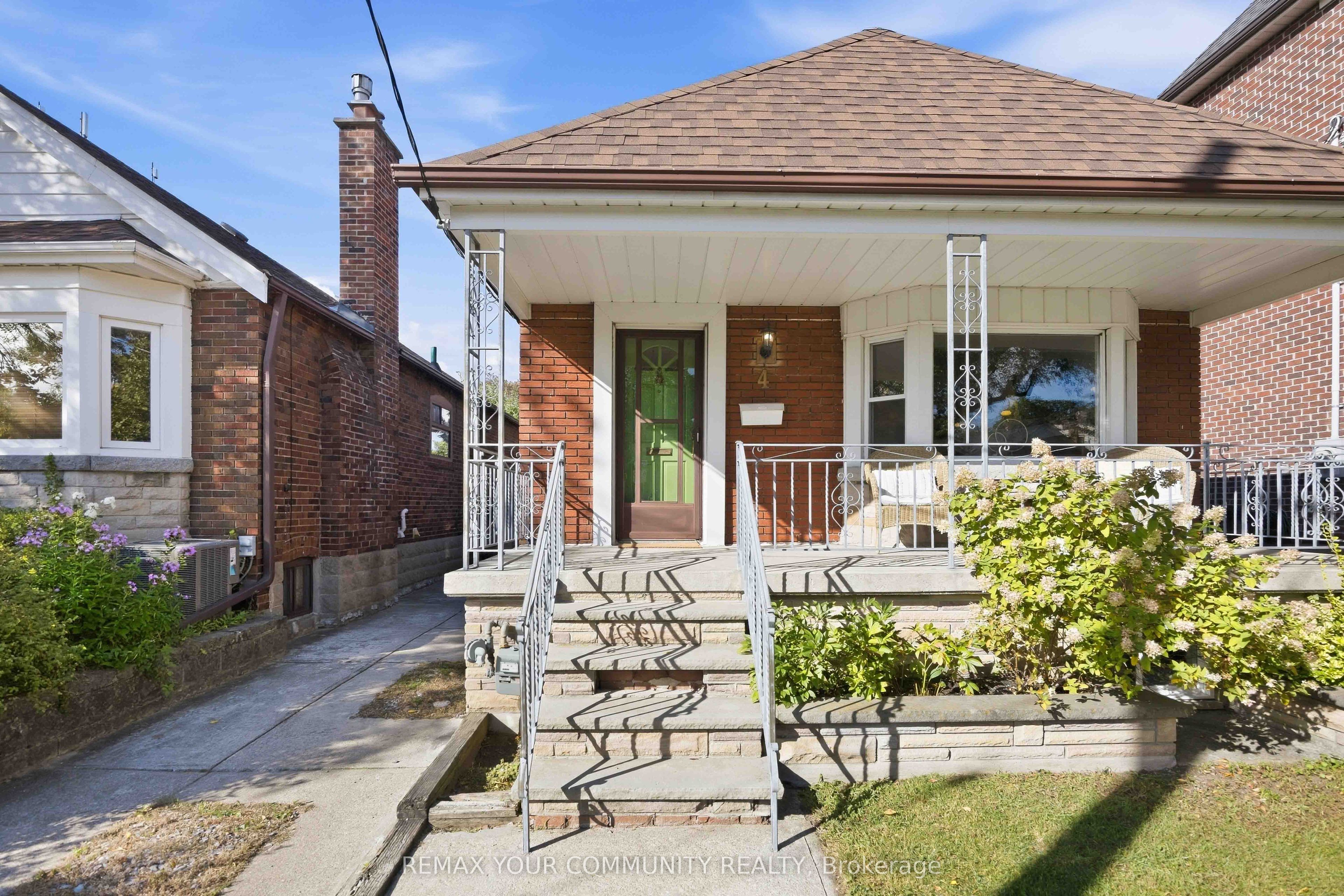 4 Crestland Avenue