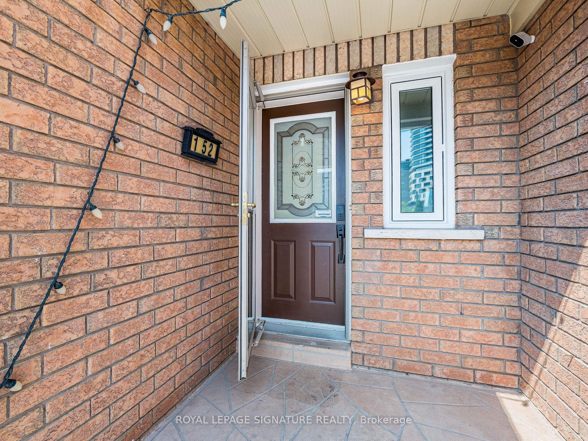 152 Lindenshire Avenue