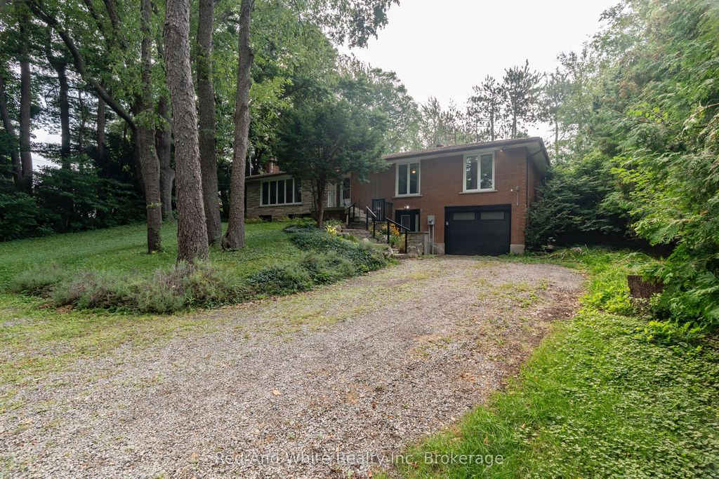 Photo of 346 Jerseyville Road W, Hamilton, ON L9G 3L6 (MLS # X12393259)