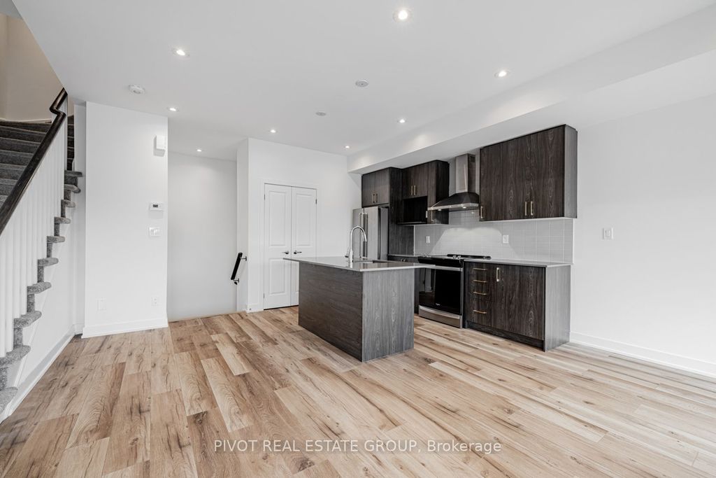 Photo of 42 Covington Crescent, Whitchurch-Stouffville, ON L4A 4W8 (MLS # N12456965)