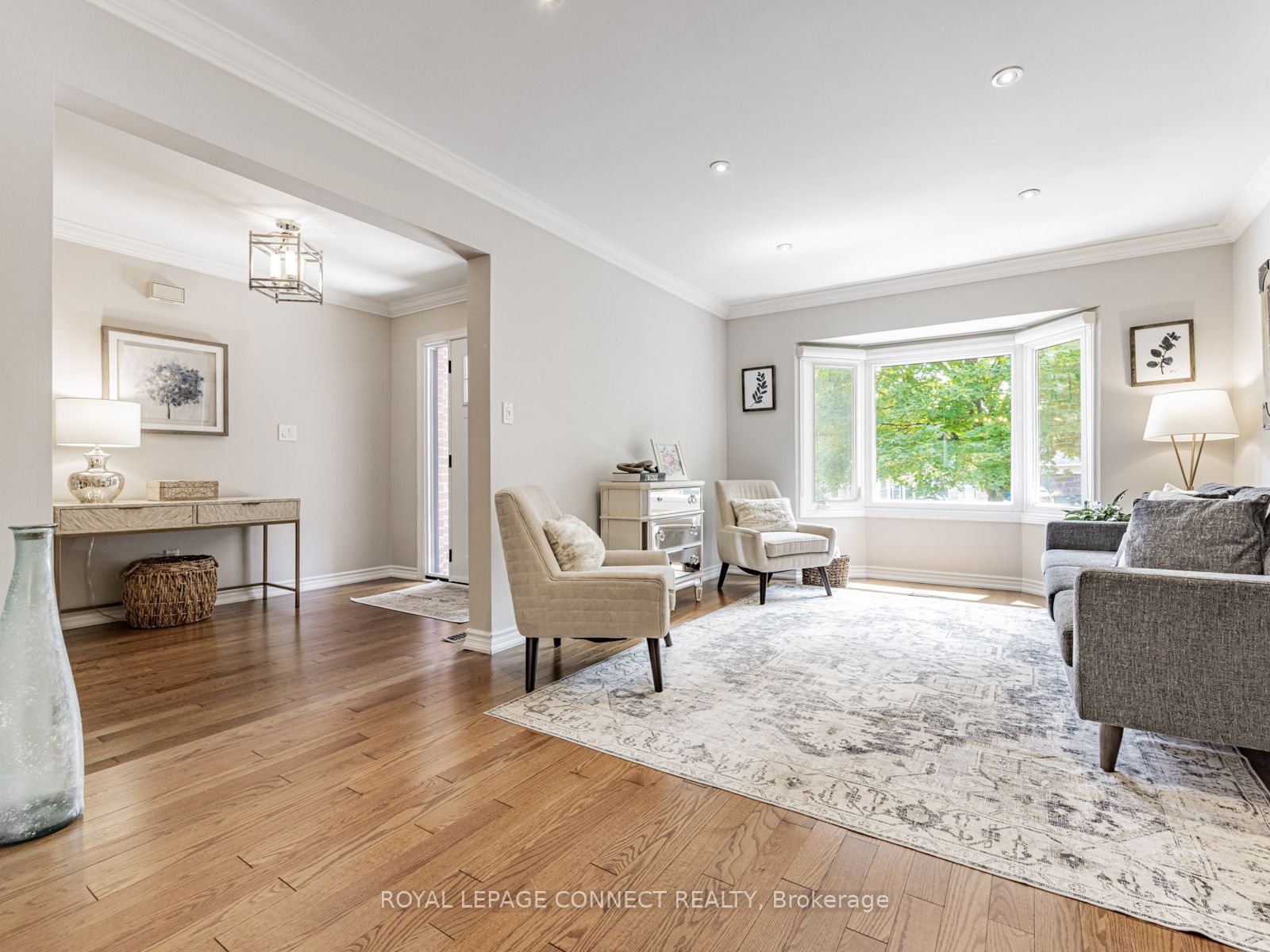 42 Lyndhurst Drive
