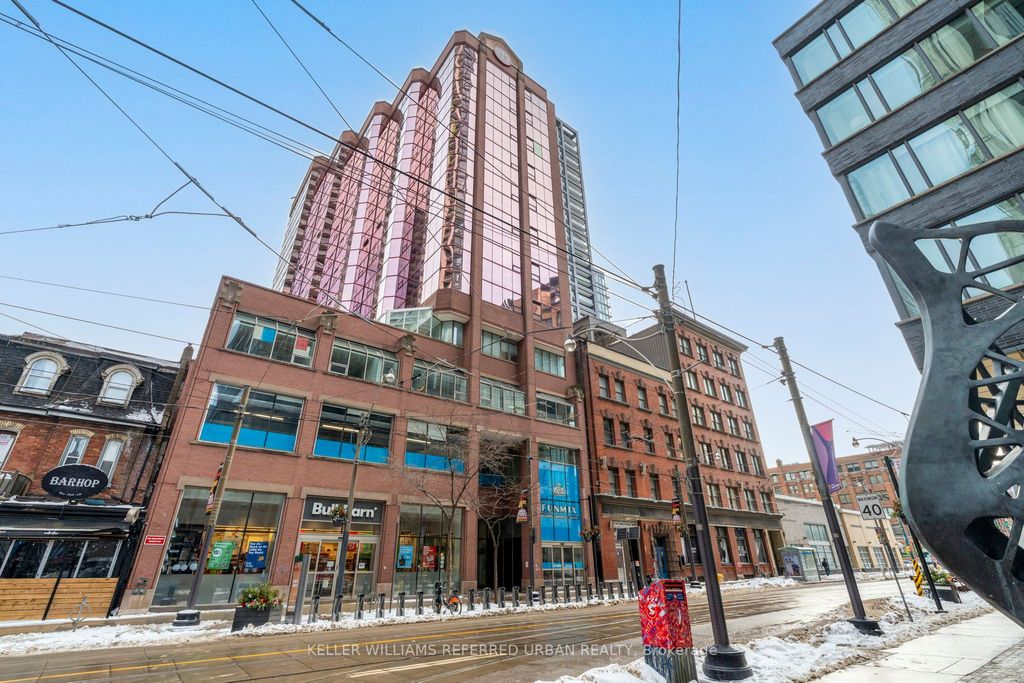 Photo of 393 King Street W #706, Toronto, ON M5V 3G8 (MLS # C12767720)