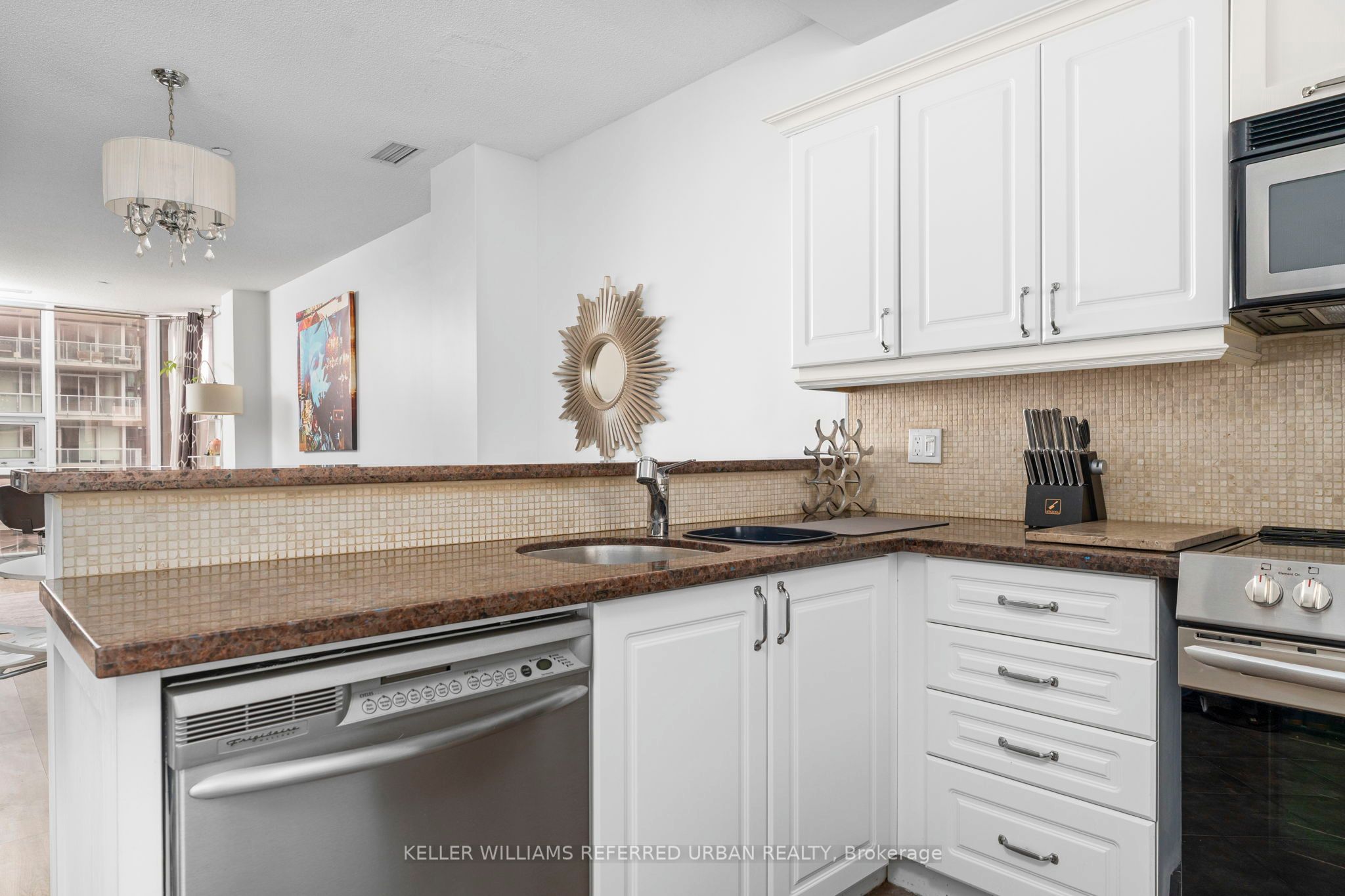 393 King Street W 706