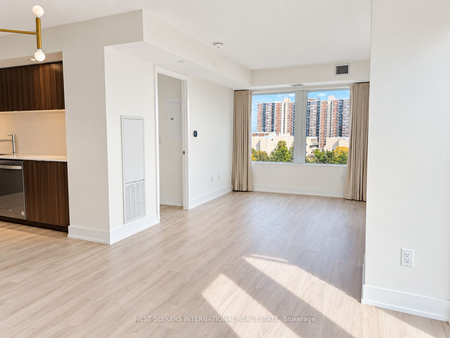 10 Eva Road 508