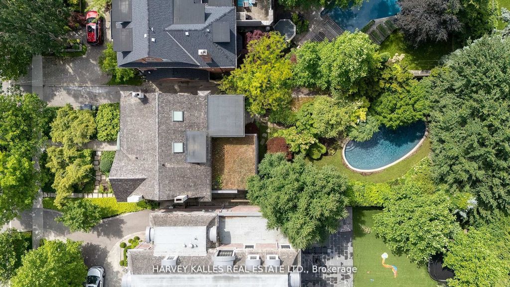 Photo of 38 Dunvegan Road, Toronto, ON M4V 2P6 (MLS # C12406560)