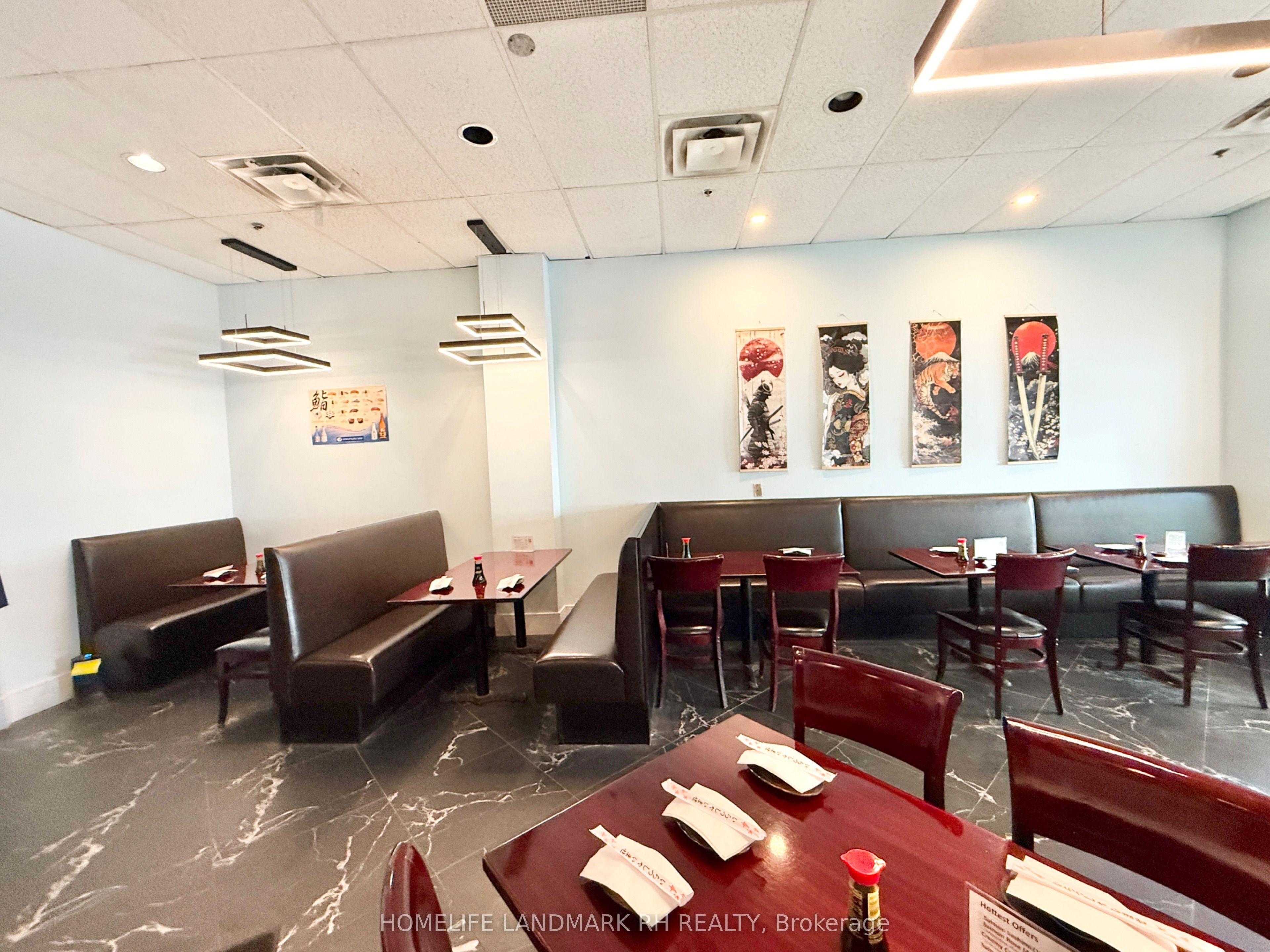 12 Queens Quay W 107