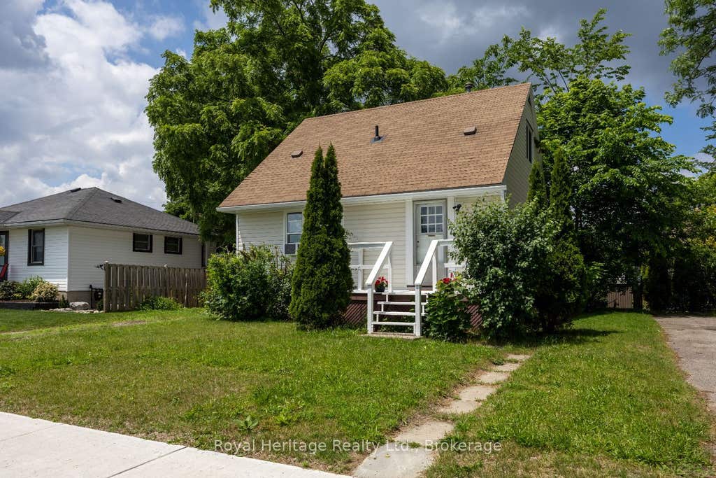 Photo of 722 Gillespie Avenue, Peterborough, ON K9J 4B7 (MLS # X13500880)