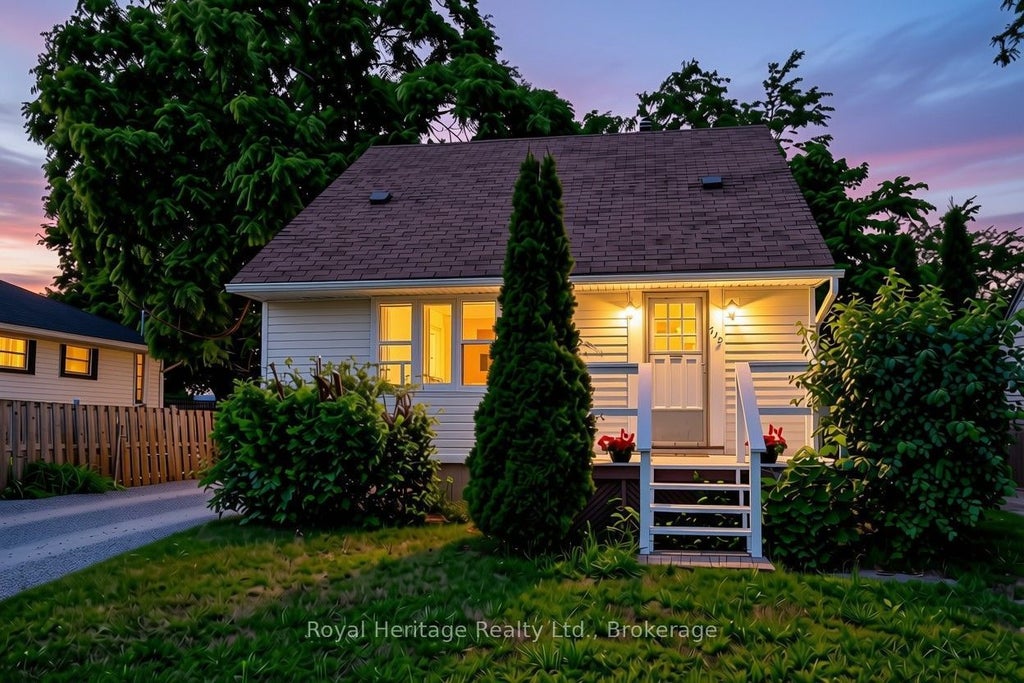 Photo of 722 Gillespie Avenue, Peterborough, ON K9J 4B7 (MLS # X13500880)