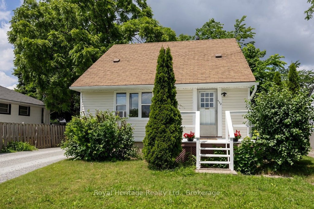 Photo of 722 Gillespie Avenue, Peterborough, ON K9J 4B7 (MLS # X13500880)