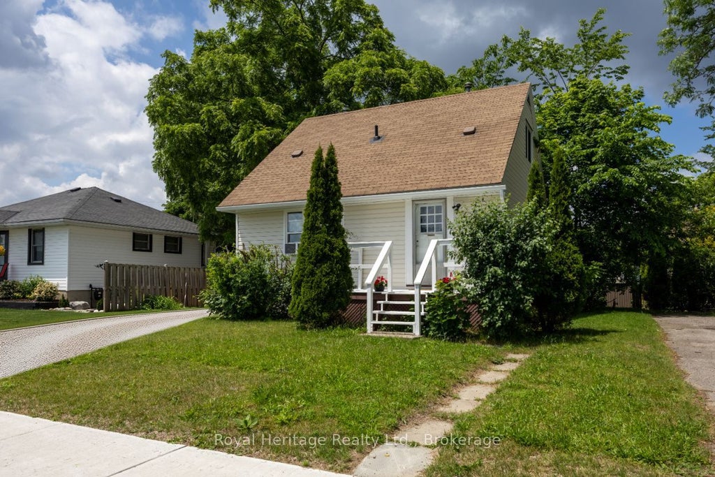 Photo of 722 Gillespie Avenue, Peterborough, ON K9J 4B7 (MLS # X13500880)