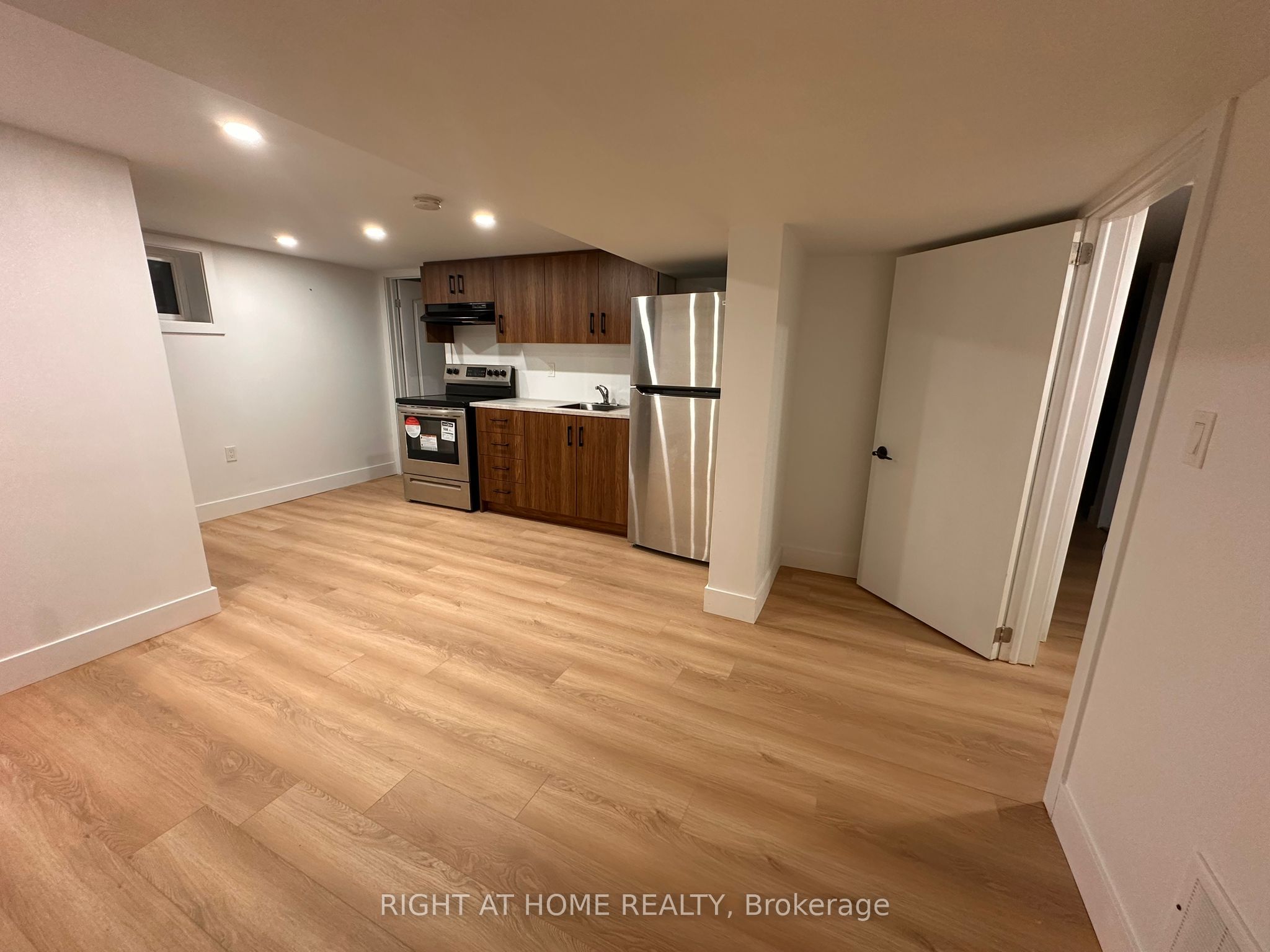 24 Sunbay Court Bsmt 1