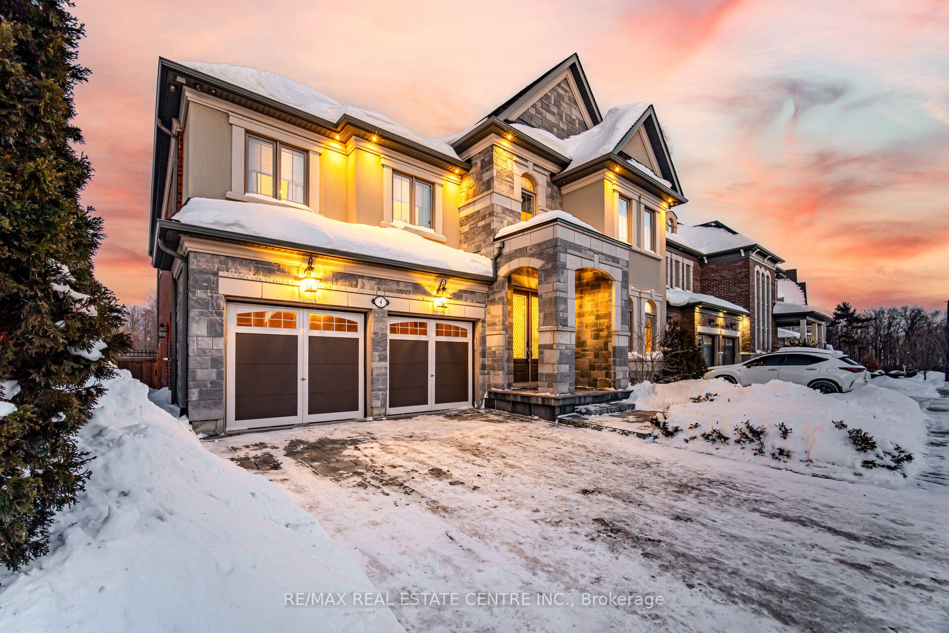 4 Crown Forest Court