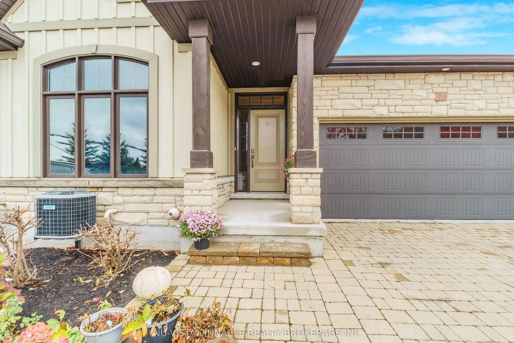 Photo of 19 E Hillside Drive E #10, Niagara-on-the-Lake, ON L0S 1J0 (MLS # X13574962)