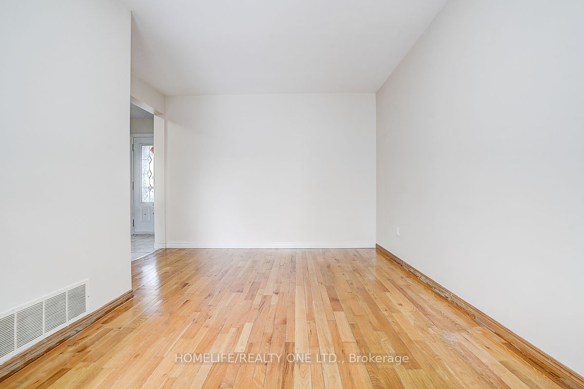 35 Fieldview Crescent N