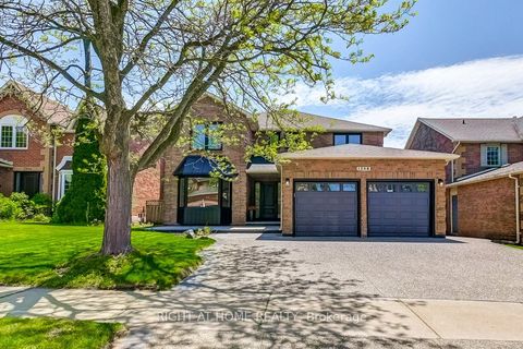 1308 Fieldcrest Lane S Oakville ON L6M 2N6