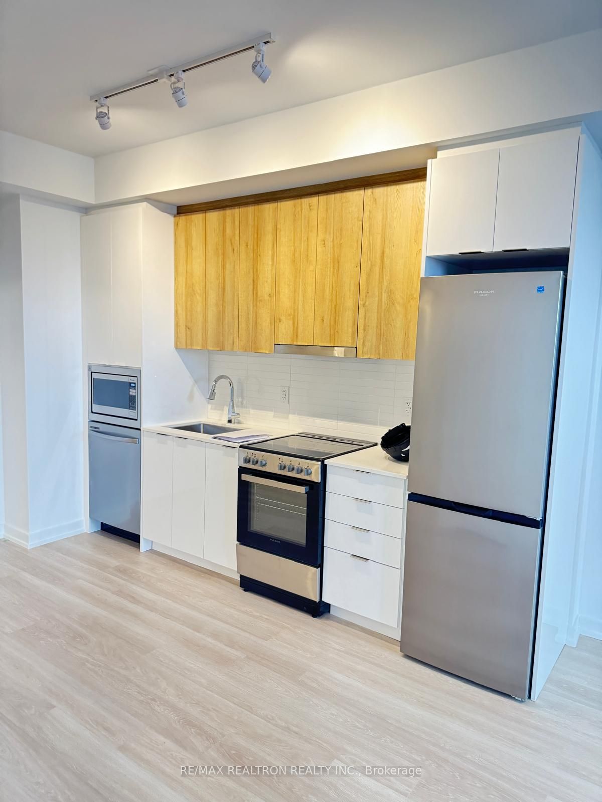 9751 Markham Road 512