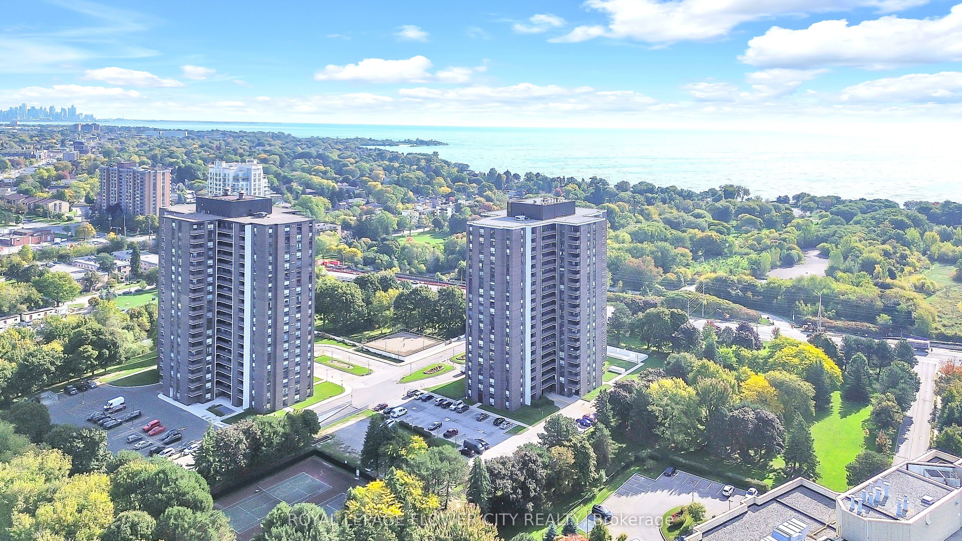 1515 Lakeshore Road E 602