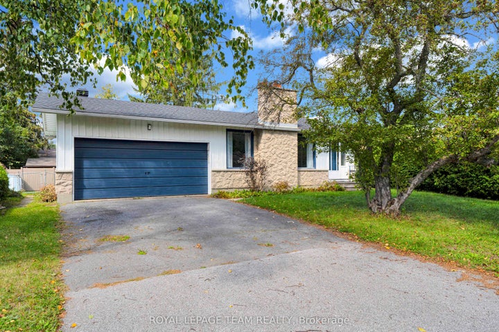 Photo 1 of 41 — 101 Country Lane W, Kanata, ON K2L 1J4