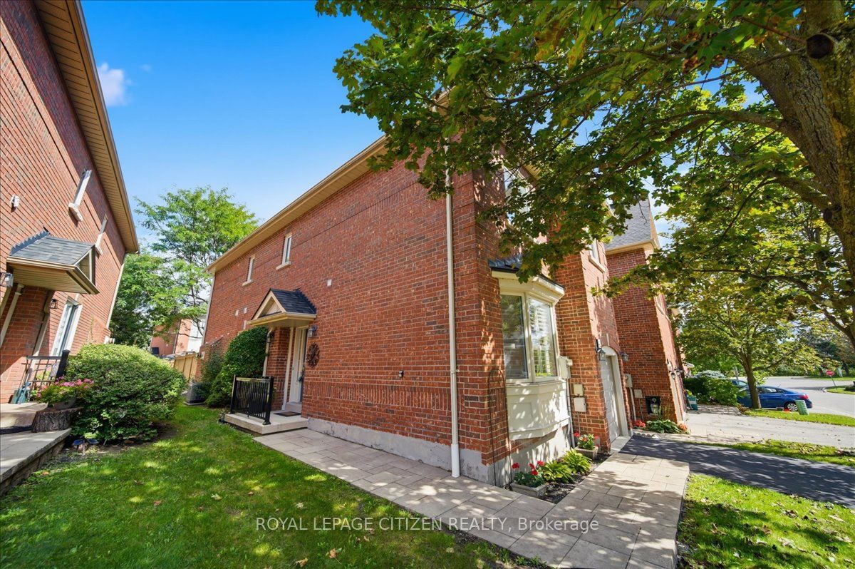 255 Shaftsbury Avenue 43