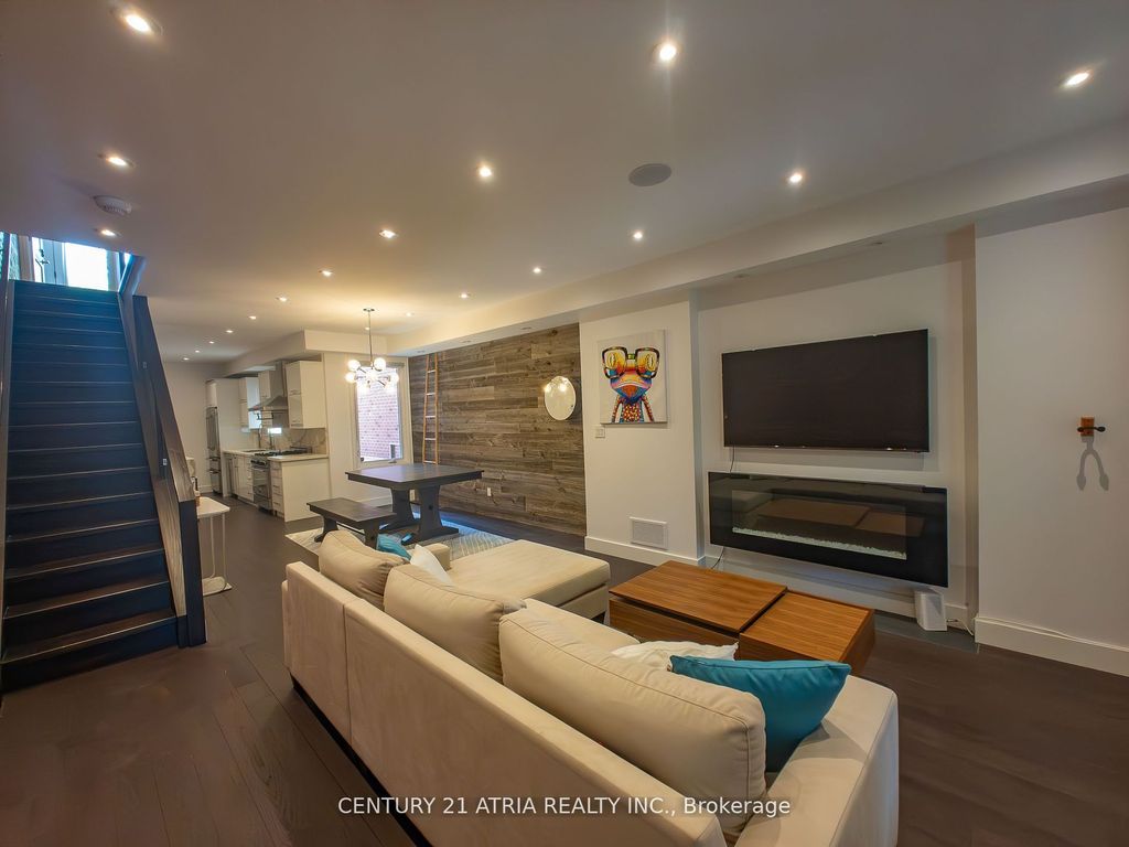 Photo of 329A Clinton Street, Toronto, ON M6G 2Y7 (MLS # C12432411)