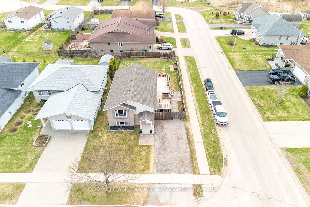 Photo of 416 Sweezey Court, Pembroke, ON K8A 8S3 (MLS # X13077514)