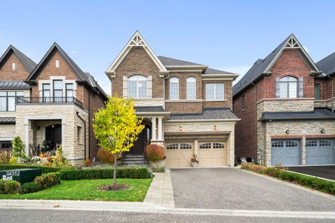 Photo of 8 King Boulevard, King, ON L7B 0P4 (MLS # N12471114)