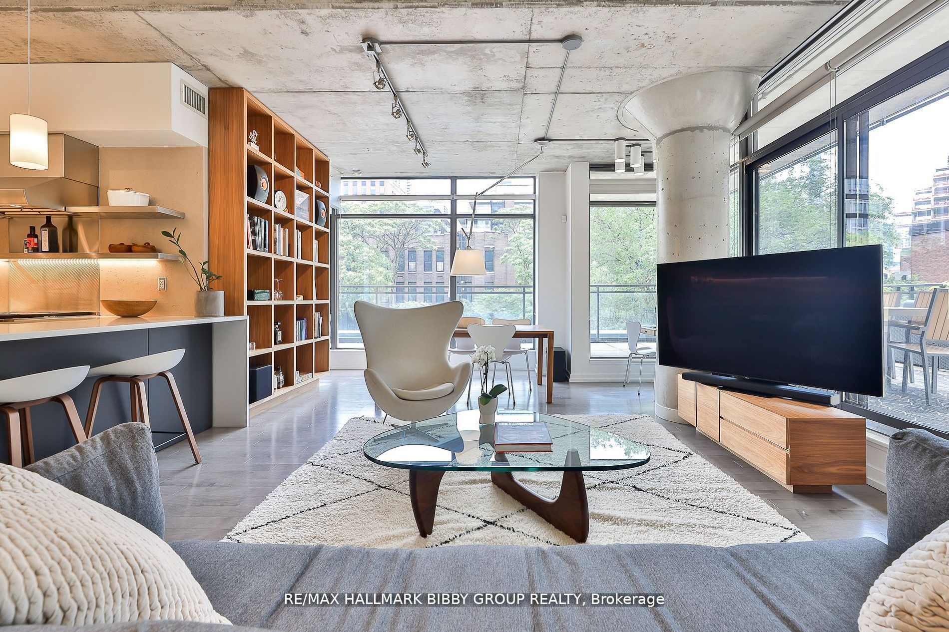 10 Morrison Street 305