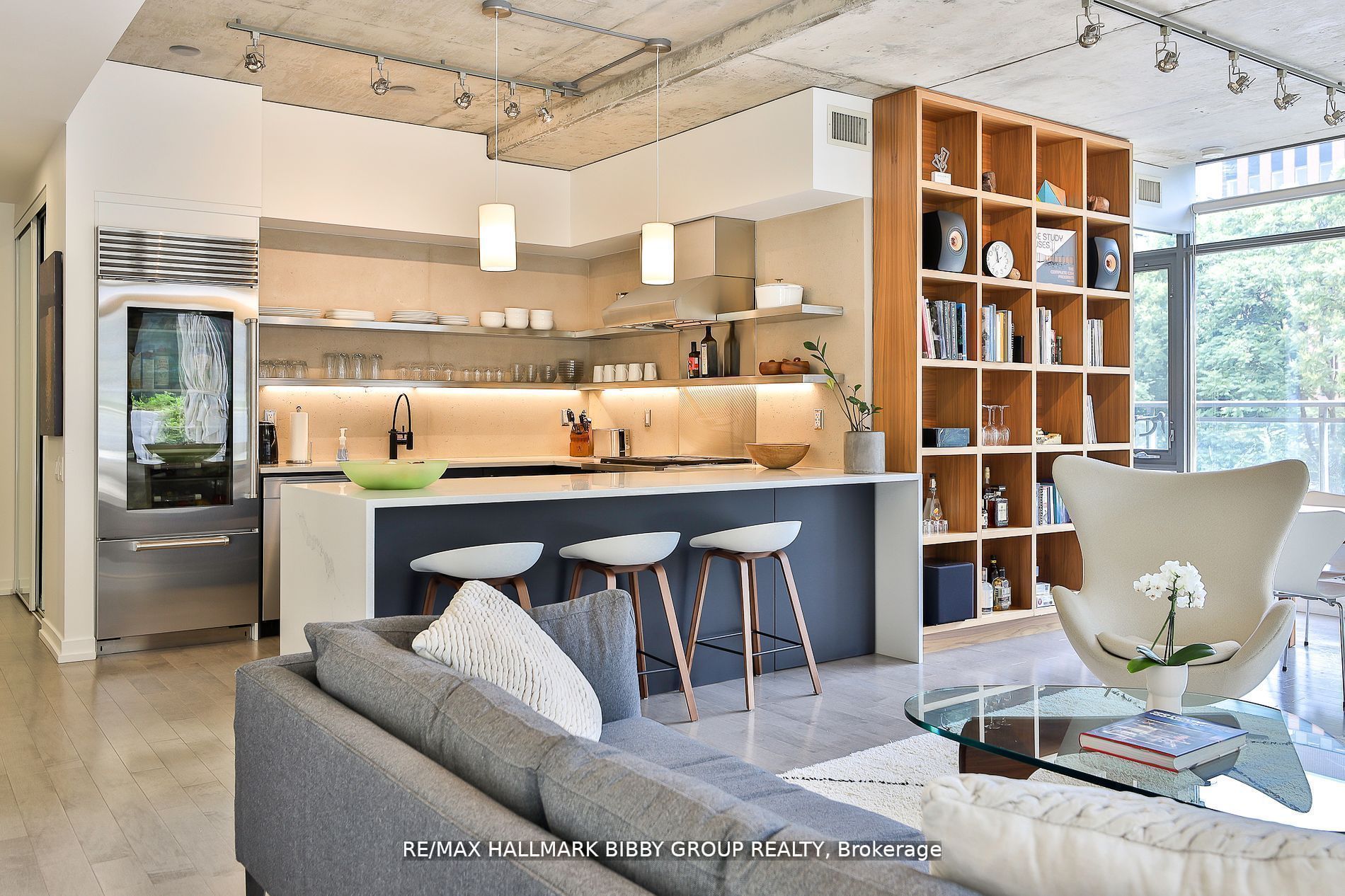 10 Morrison Street 305