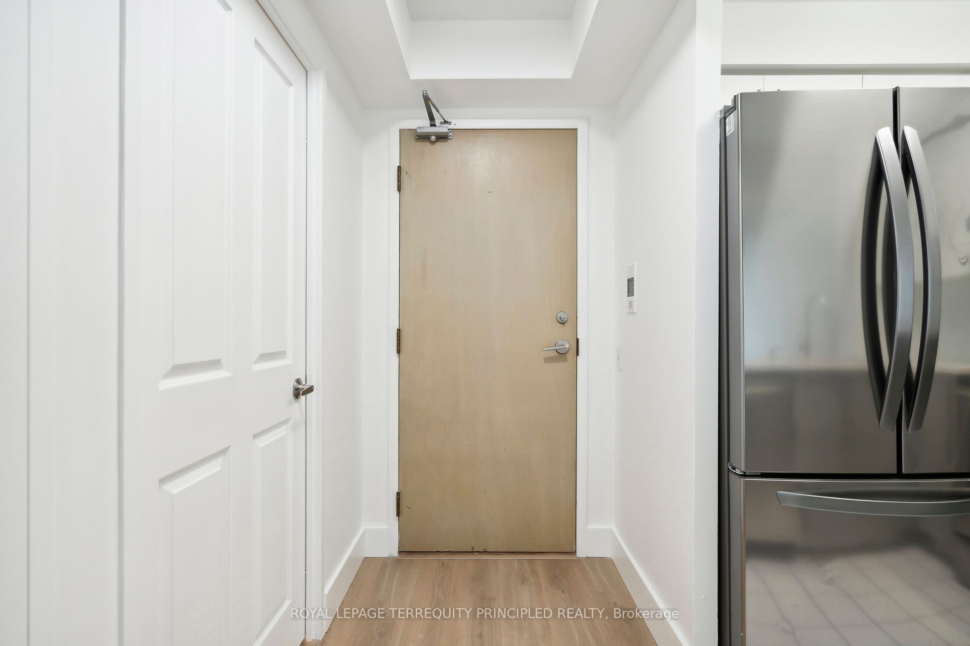942 Yonge Street 418