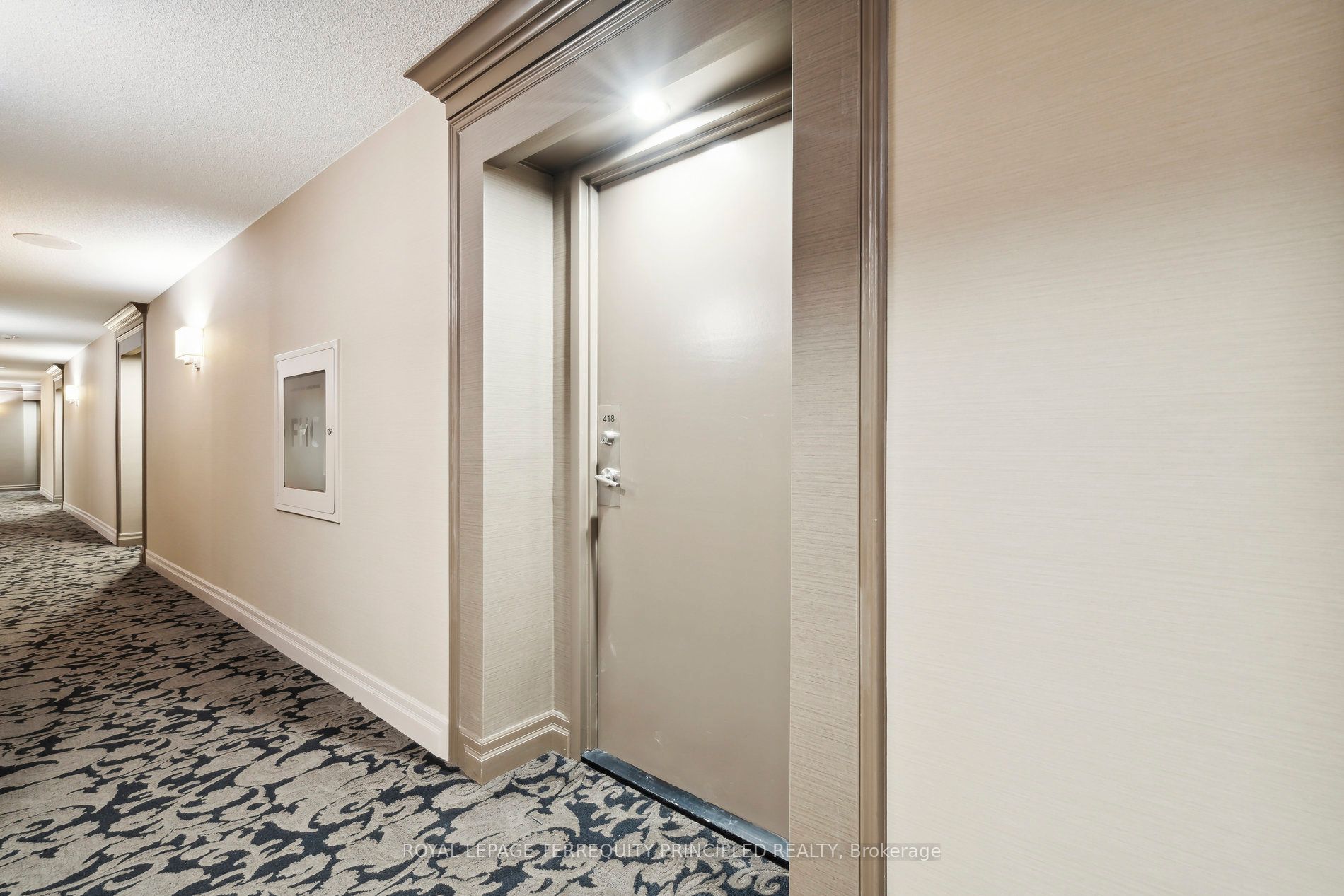 942 Yonge Street 418
