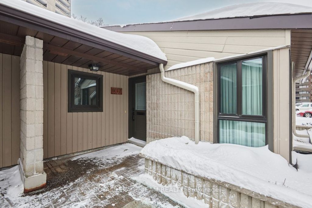 Photo of 1137 Ambleside Drive, Woodroffe, ON K2B 8E2 (MLS # X12672130)