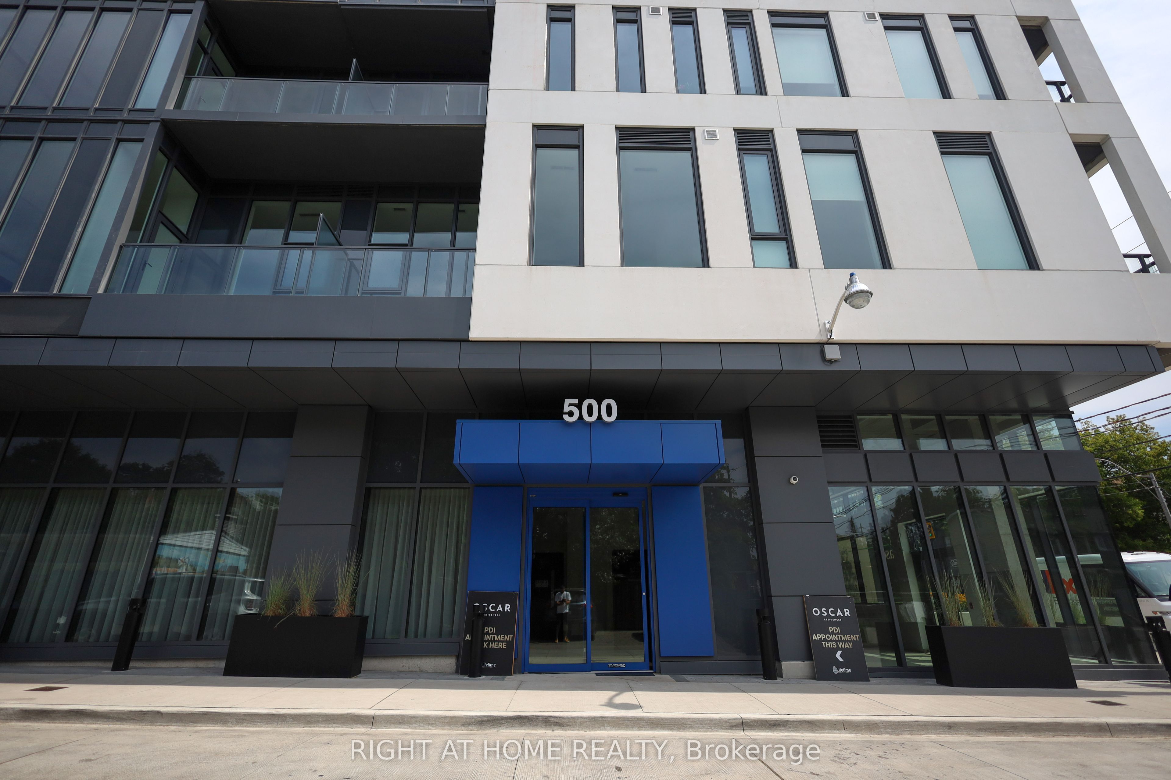 500 Dupont Street 419