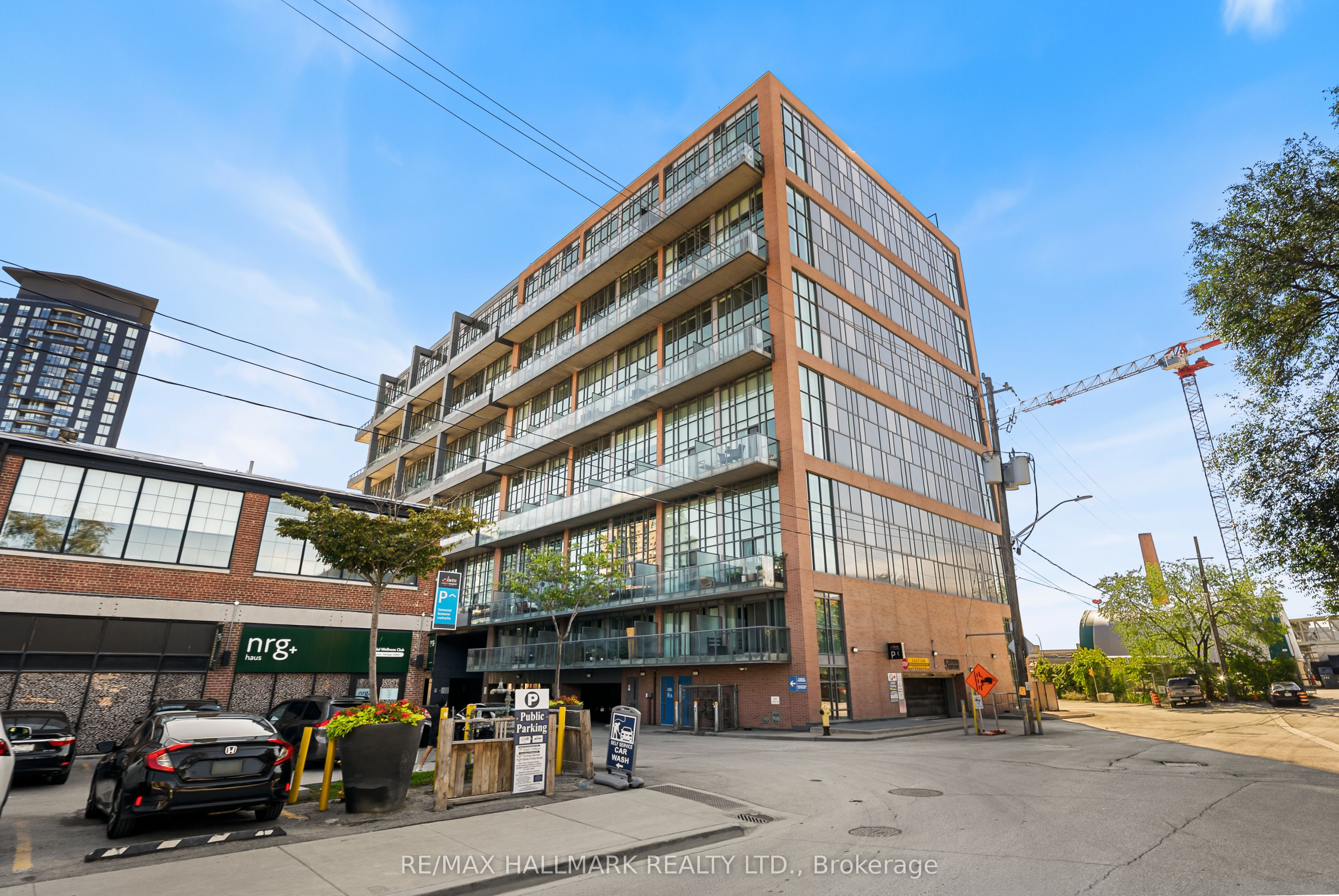 5 Hanna Avenue 617