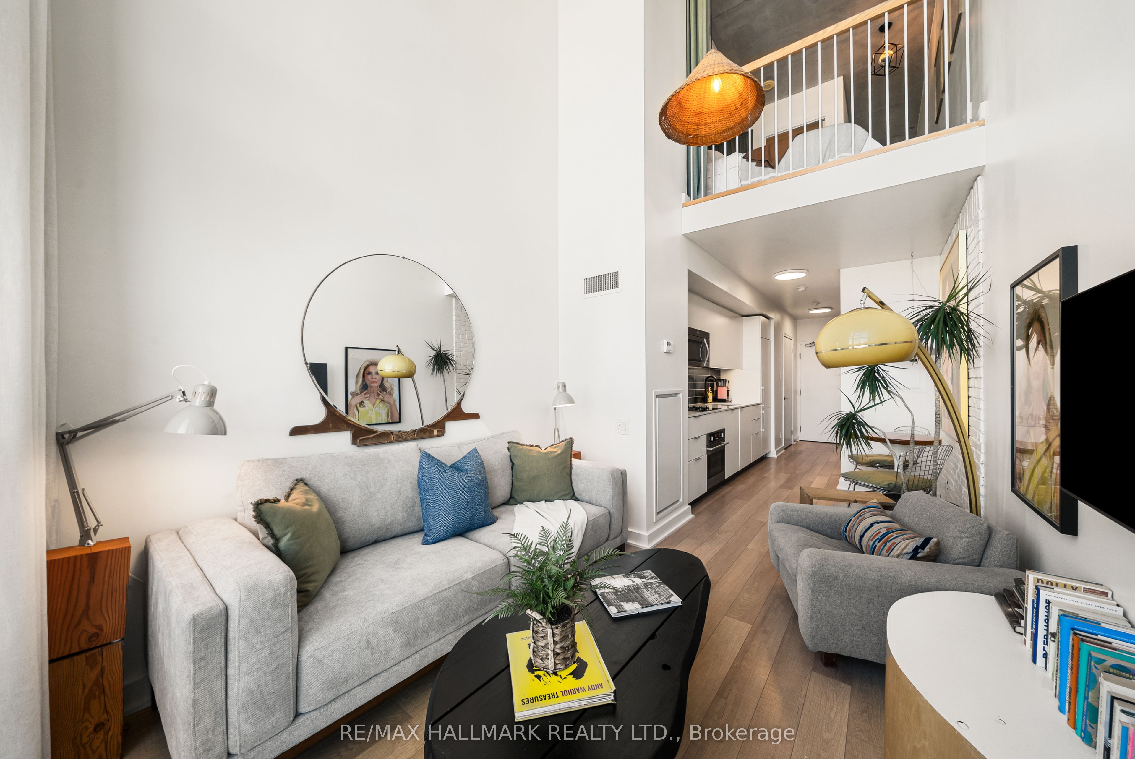5 Hanna Avenue 617