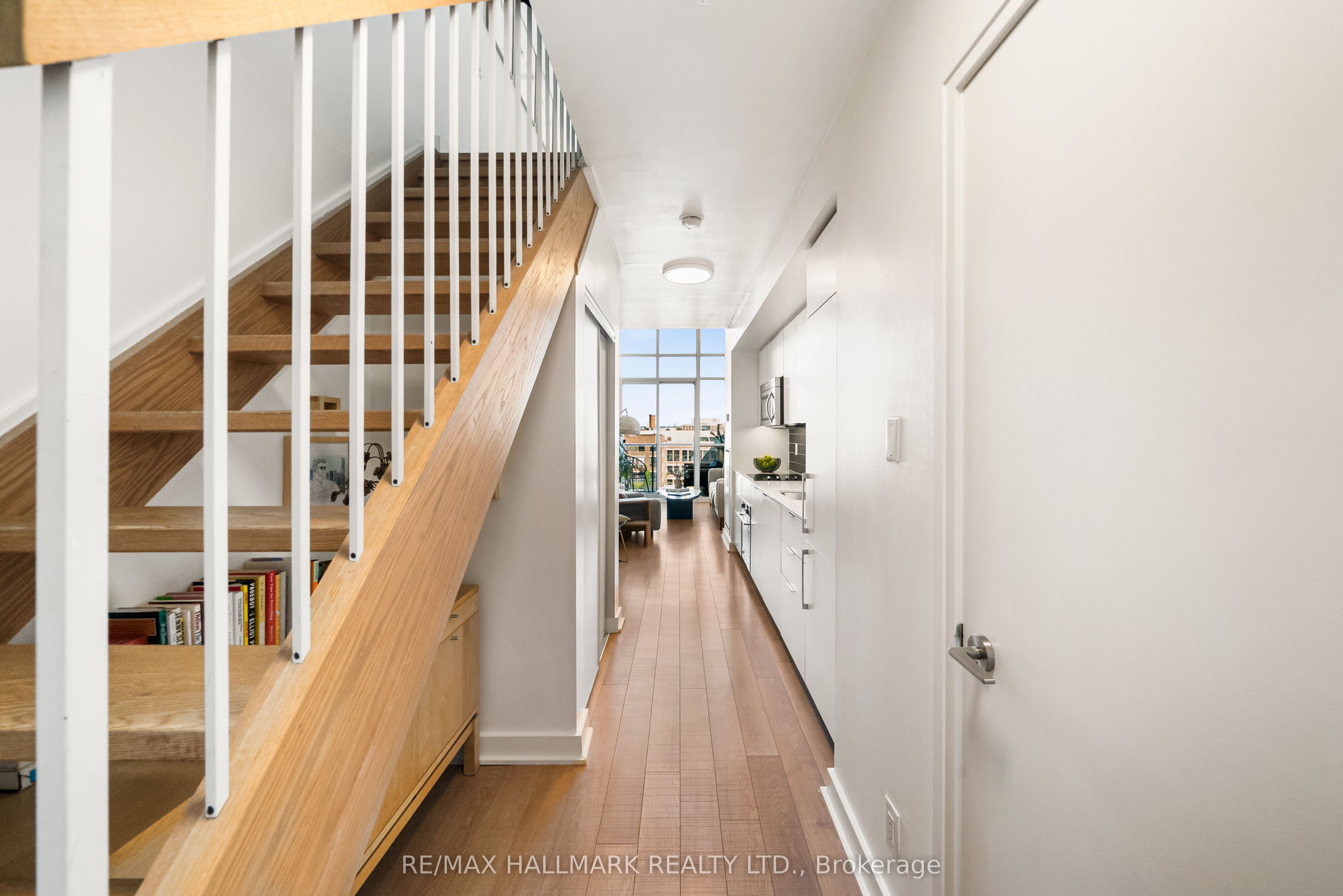5 Hanna Avenue 617