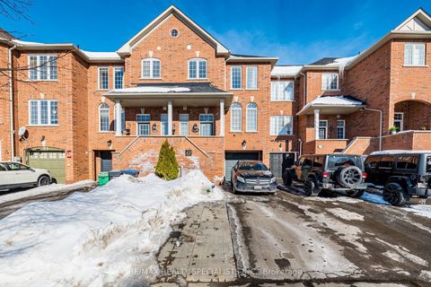 43 Pefferlaw Circle Brampton ON L6Y 0L6
