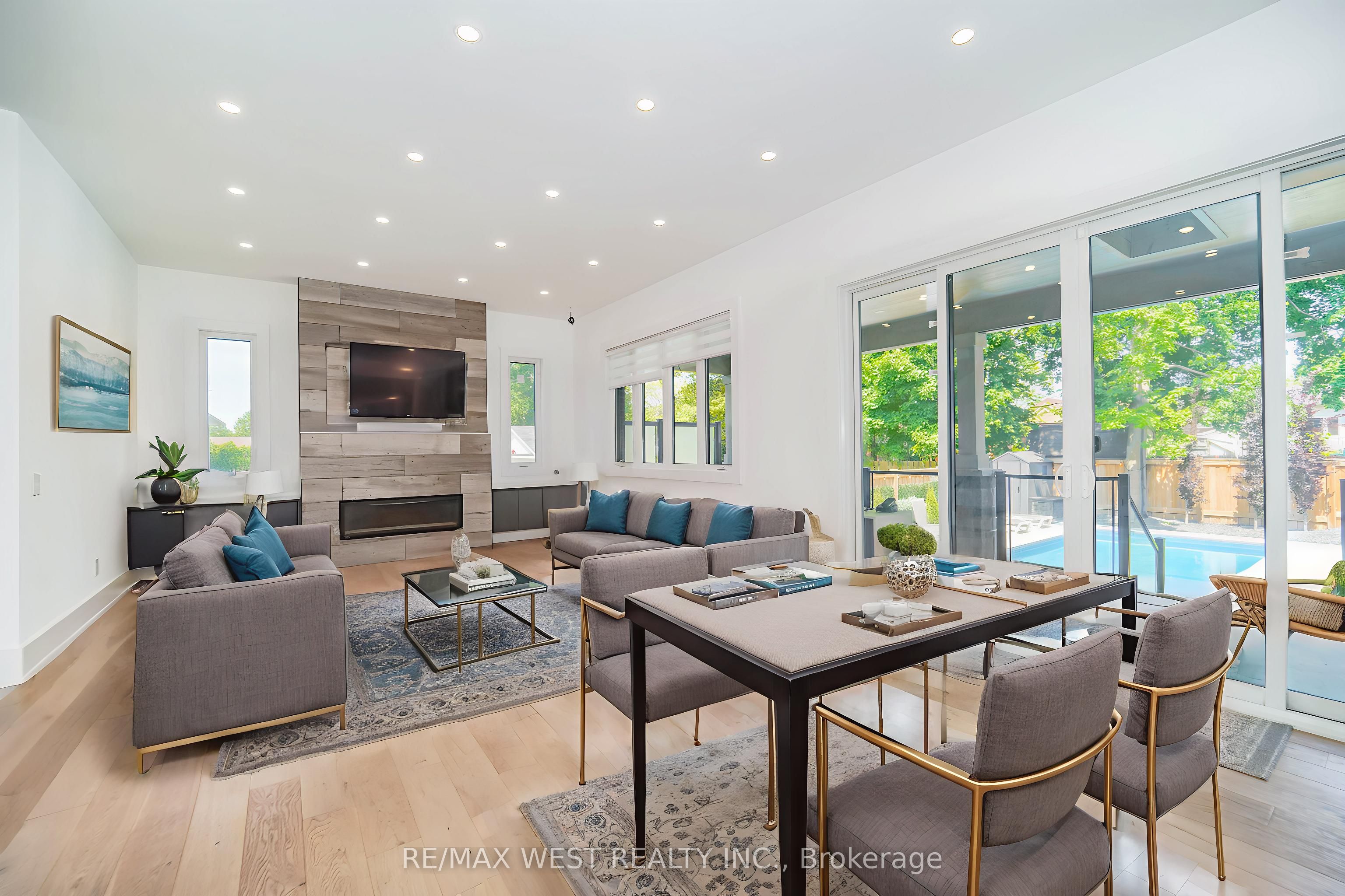 407 Cochrane Street