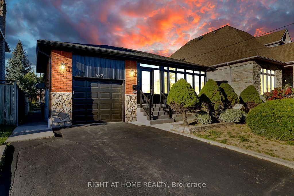 Photo of 422 Maple Leaf Drive, Toronto, ON M6L 1P7 (MLS # W12455169)