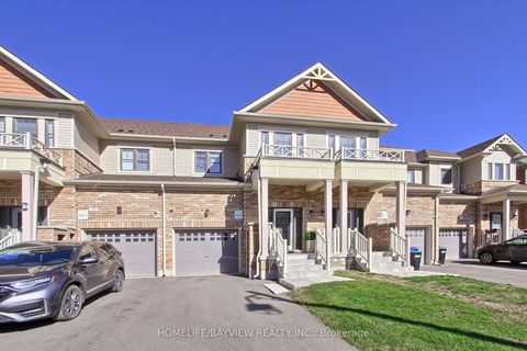 Photo of 70 Lorne Thomas Place, New Tecumseth, ON L9R 0V8 (MLS # N12471089)