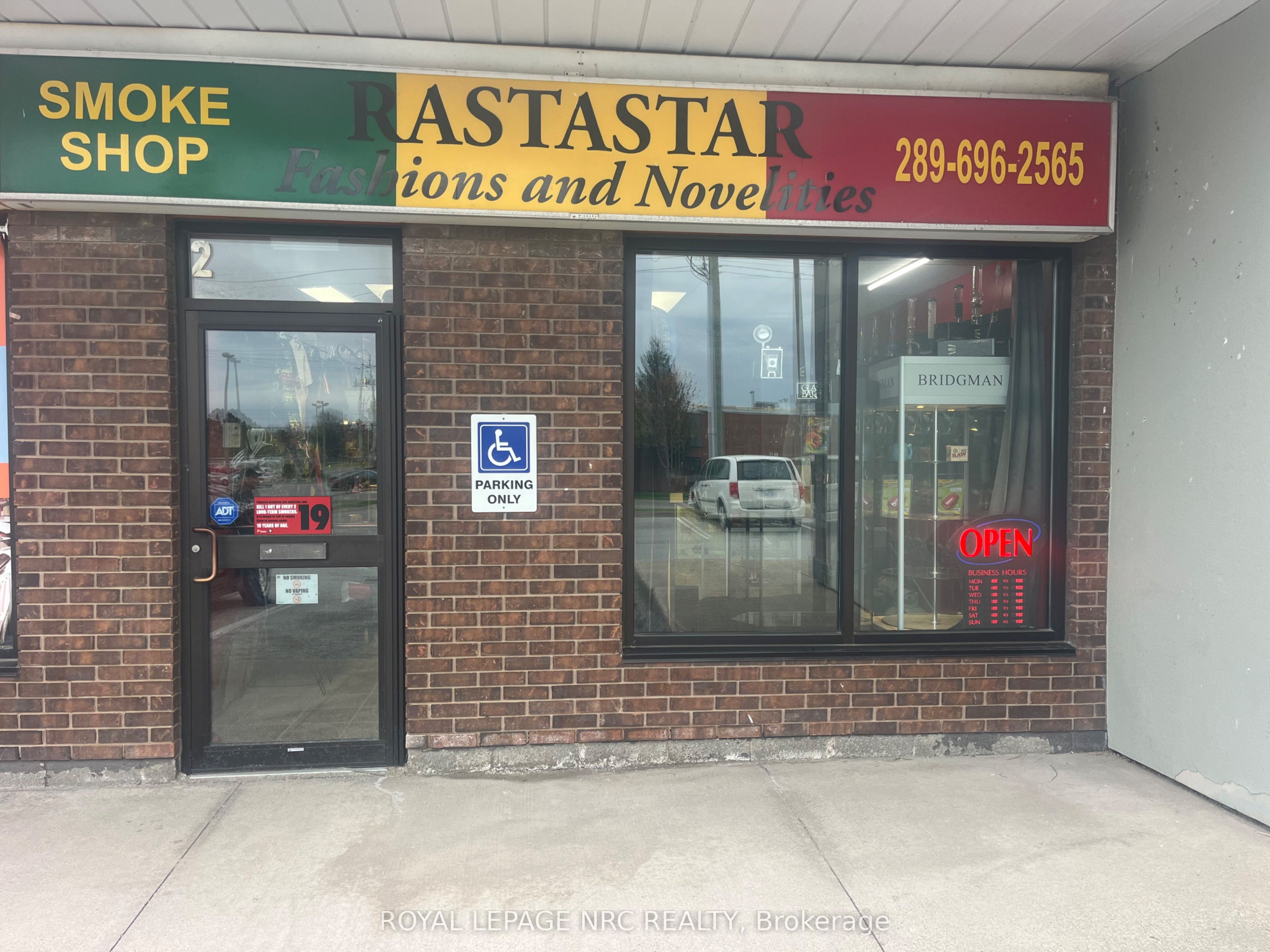 Photo 1 of 3 — 2A Tremont Drive 4, St. Catharines, ON L2T 2L2