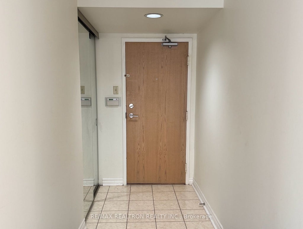Photo of 5 Kenneth Avenue #1706, Toronto, ON M2N 6M7 (MLS # C13020622)