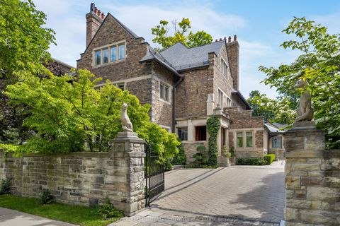 5 Thornwood Road Toronto ON M4W 2R8