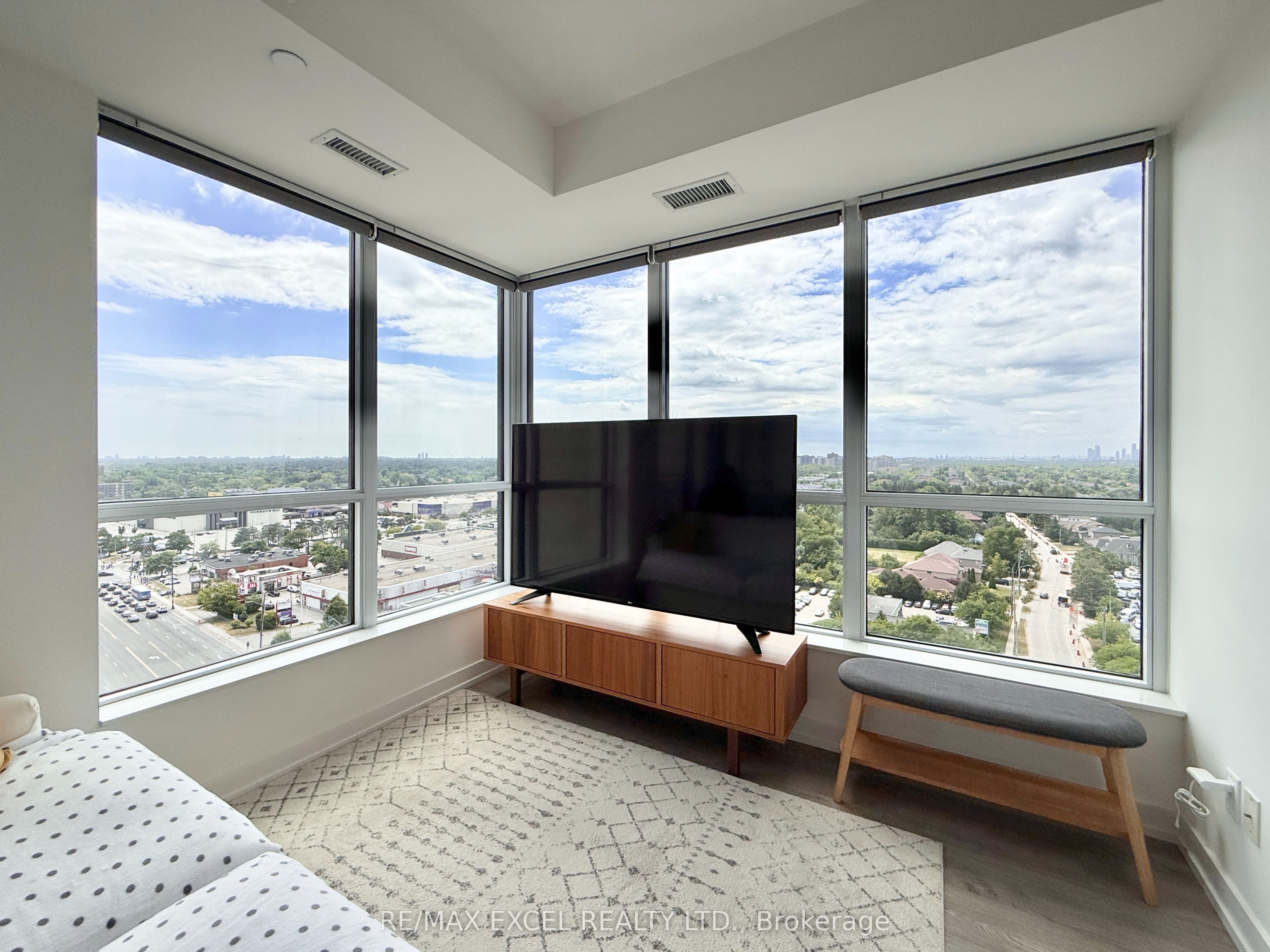 1 Grandview Avenue 1608