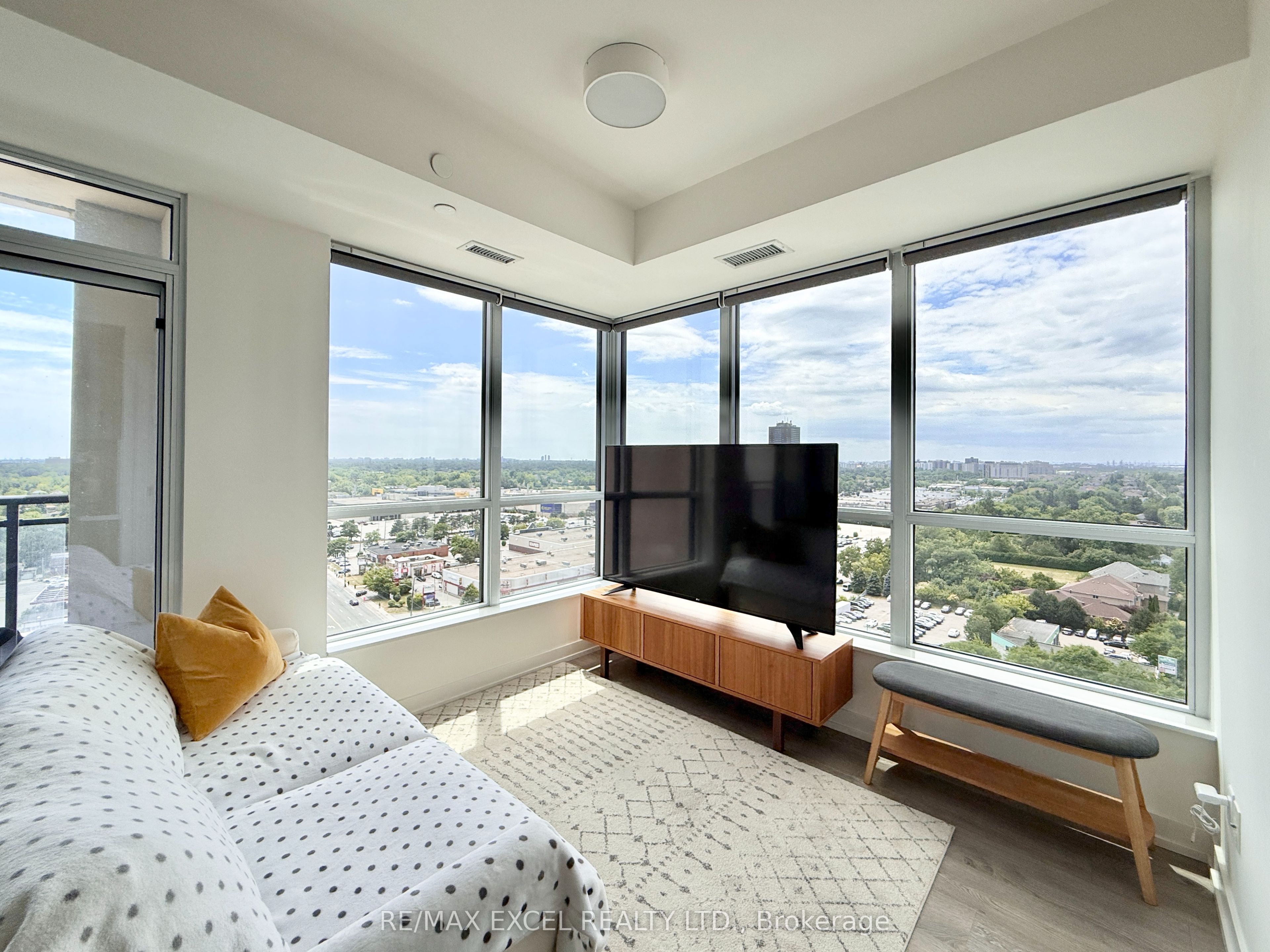 1 Grandview Avenue 1608