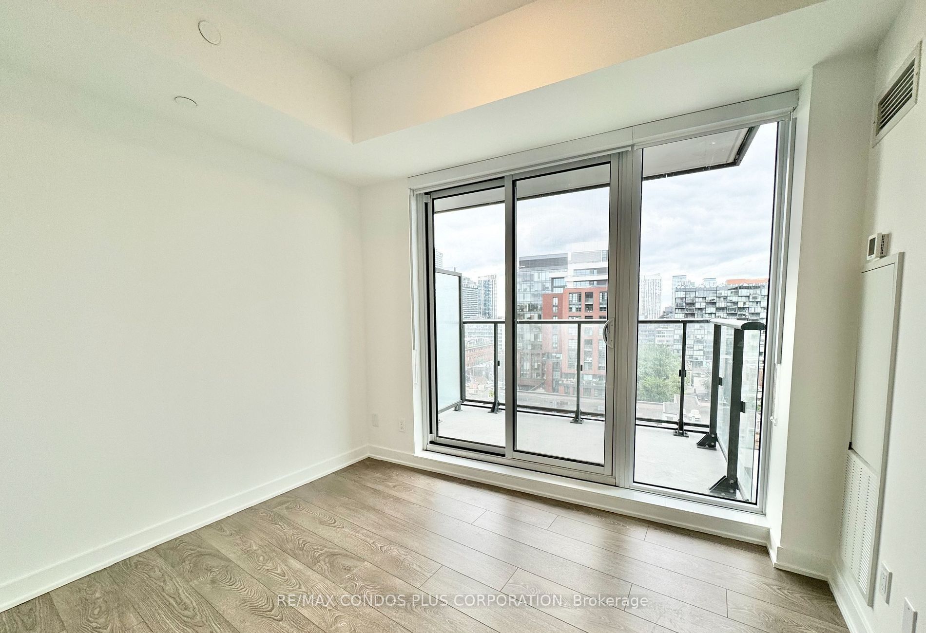 543 Richmond Street W 1123