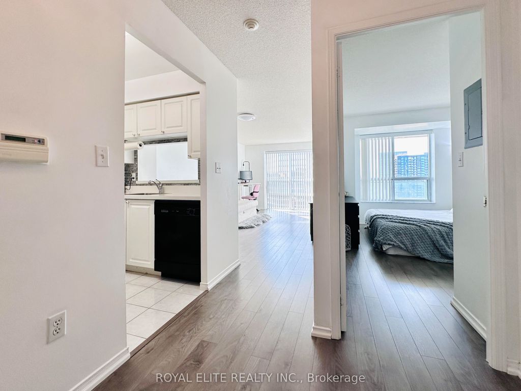 Photo of 1 Pemberton Avenue #2001, Toronto, ON M2M 4L9 (MLS # C12475212)