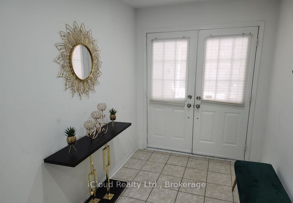 559 Candlestick Circle